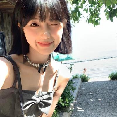 小资女孩向前冲